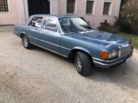 Mercedes280SEvornerechts2